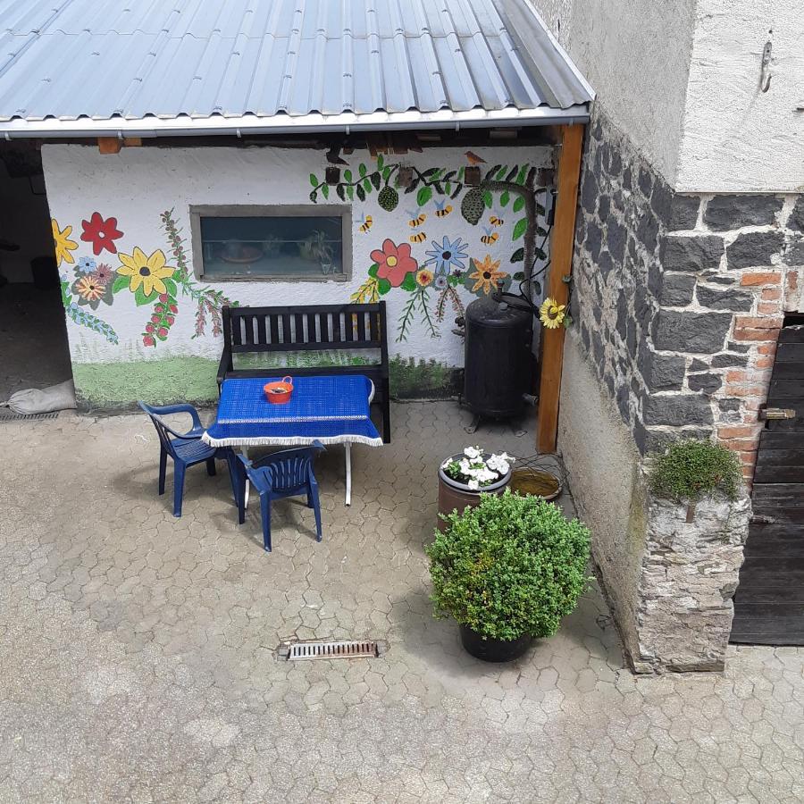 Haus Klara Lägenhet Pillig Exteriör bild